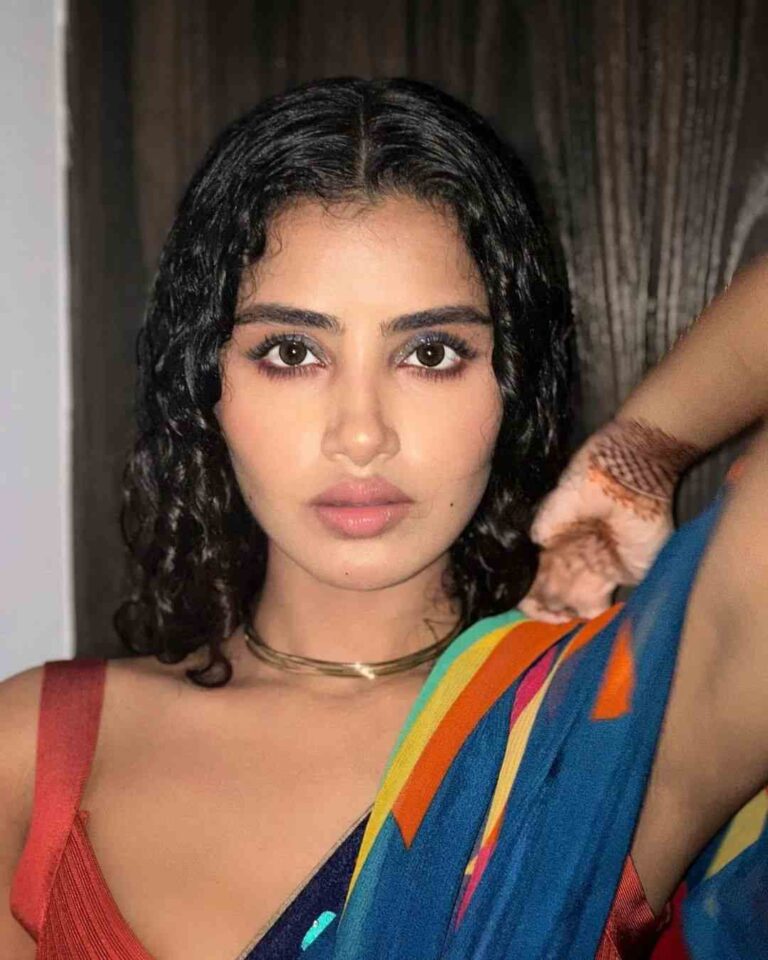 Anupama parameswaran spicy navel cleavage exposed