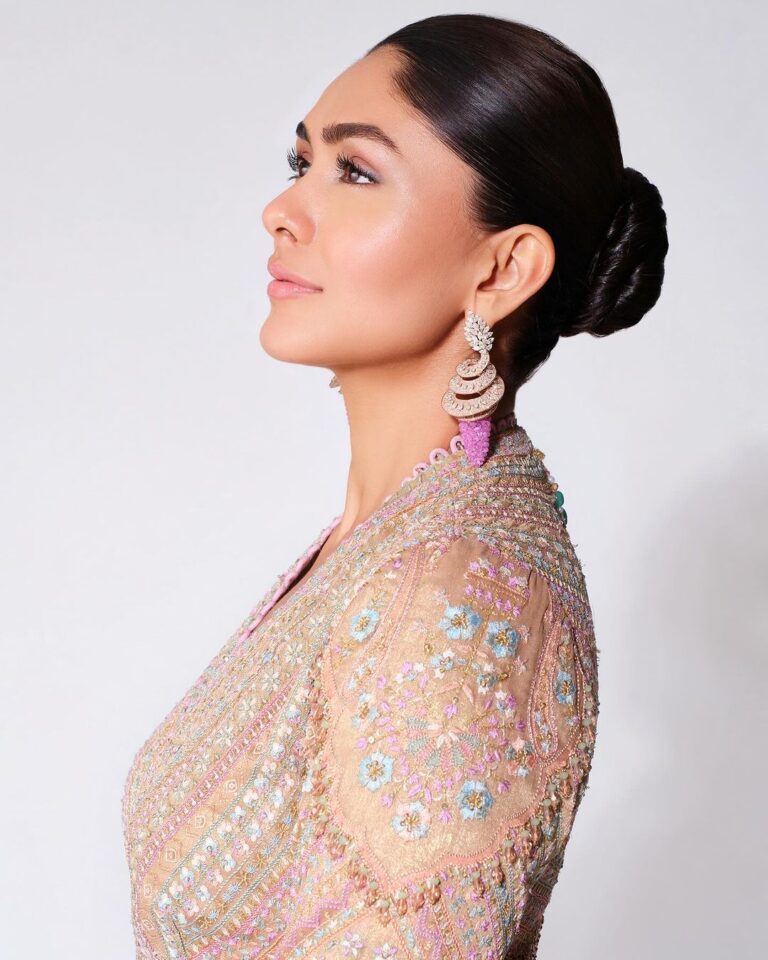 Mrunal Thakur Hot Photoshoot In Lehanga What A Busty Beauty She Is mrunal-thakur-hot-photoshoot-in-lehanga-what-a-busty-beauty-she-is