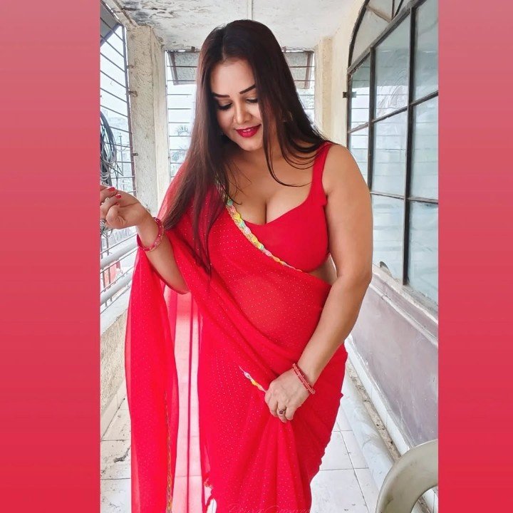 Priya gamre flaunts her neckline gracefully